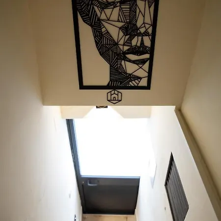 Geometric Art Gæstehus Bari