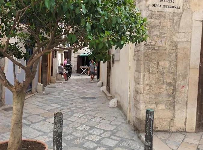 Gasthof Geometric Art Bari