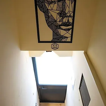 Geometric Art 3* باري