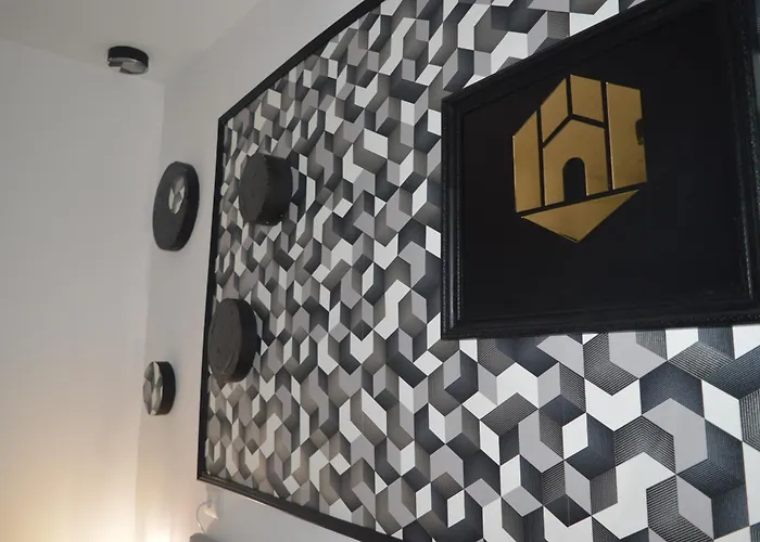 ゲストハウス Geometric Art バーリ